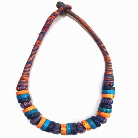 Trendy Thread & Bead Necklace in Blue