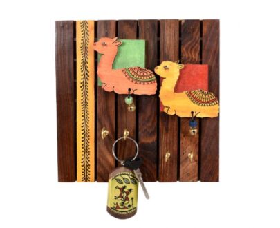 Trendy Camel Design Wood Key Holder