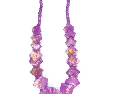 Trendy Resin Necklace in Purple