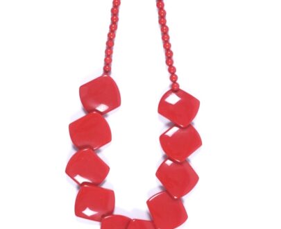 Trendy Resin Necklace in Red